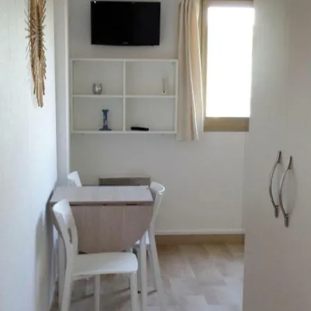Appartement Studio Avec Garage En Centre Ville Et Proche Plages *