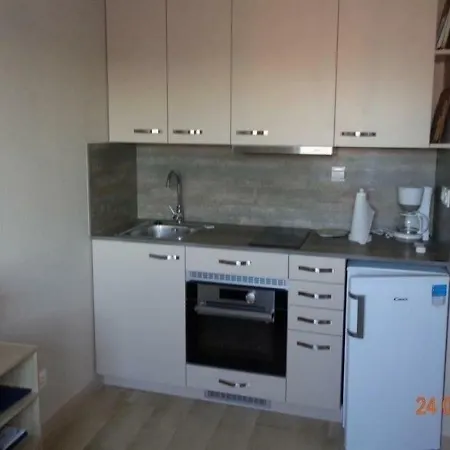 Appartement Studio Avec Garage En Centre Ville Et Proche Plages *