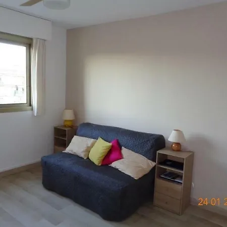 Appartement Studio Avec Garage En Centre Ville Et Proche Plages Saint-Raphaël
